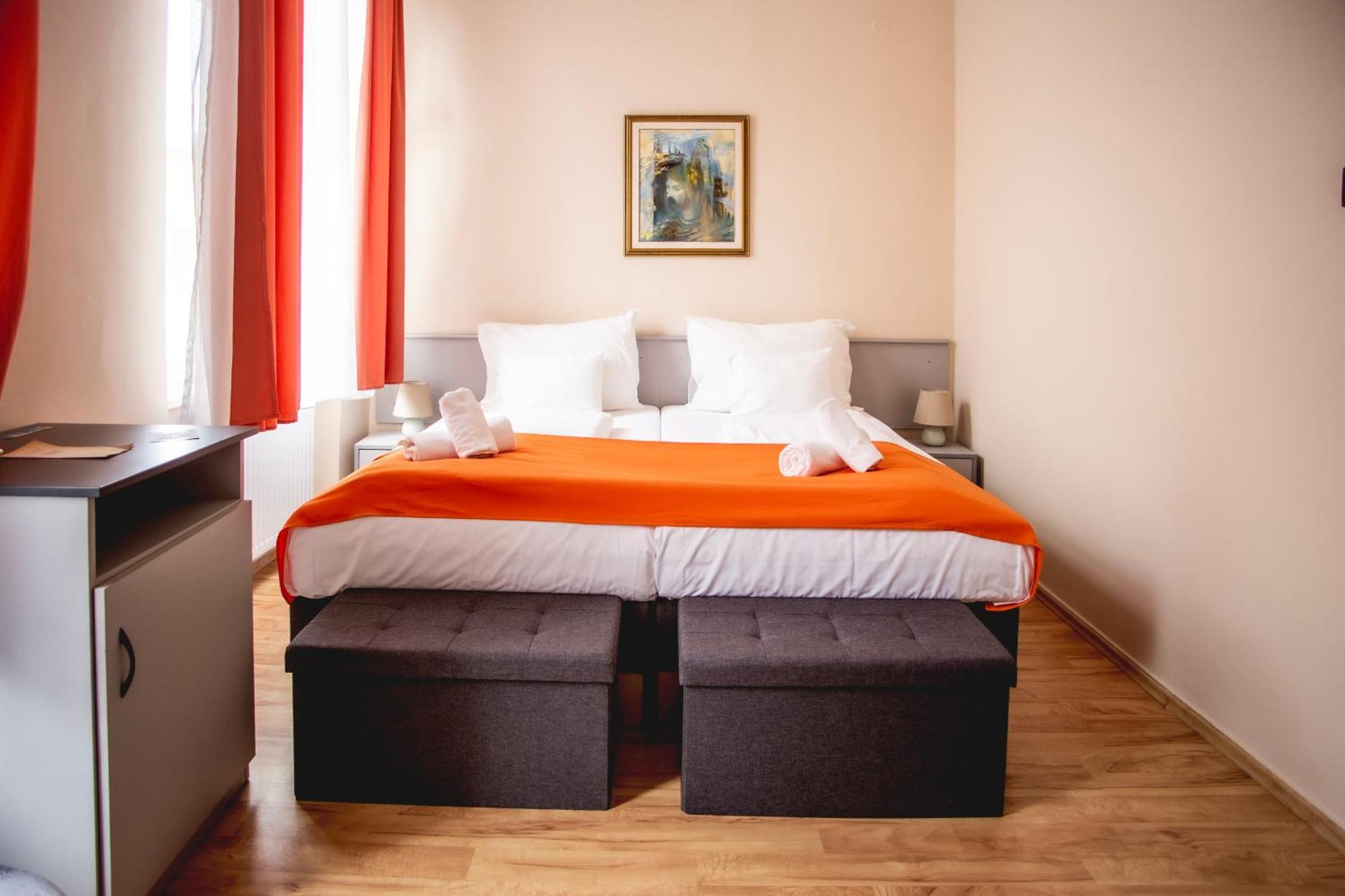Hotel Kapos Kaposvar Bagian luar foto