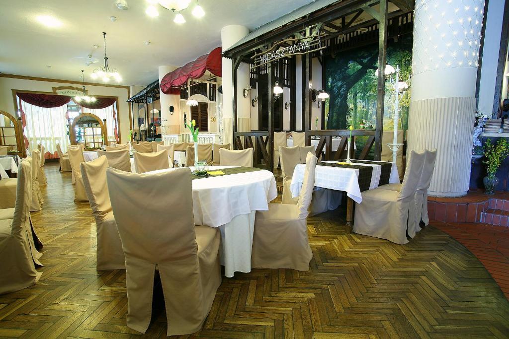 Hotel Kapos Kaposvar Bagian luar foto